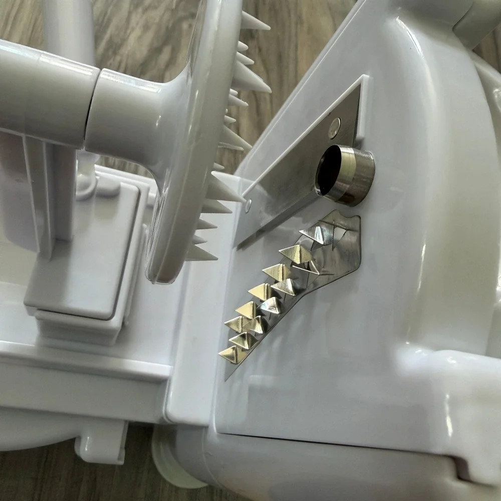 White Manual Vegetable Veggie Spiralizer Slicer with 3 Interchangeable‎ Blades